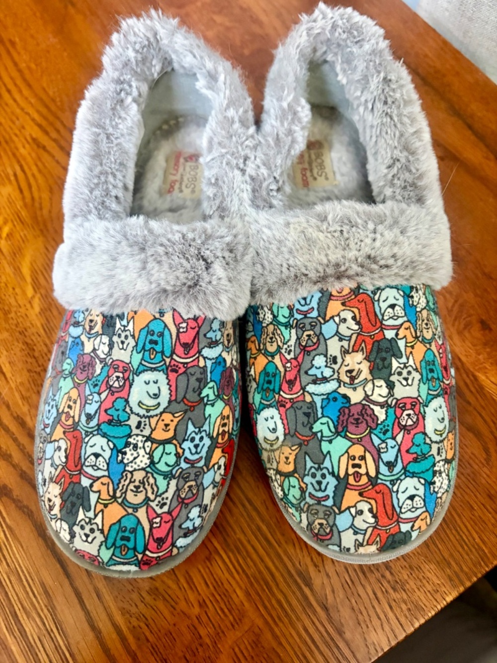 BOBS by Sketchers Women’s Dog Pattern Slippers Size 9 - Picture 2 of 3